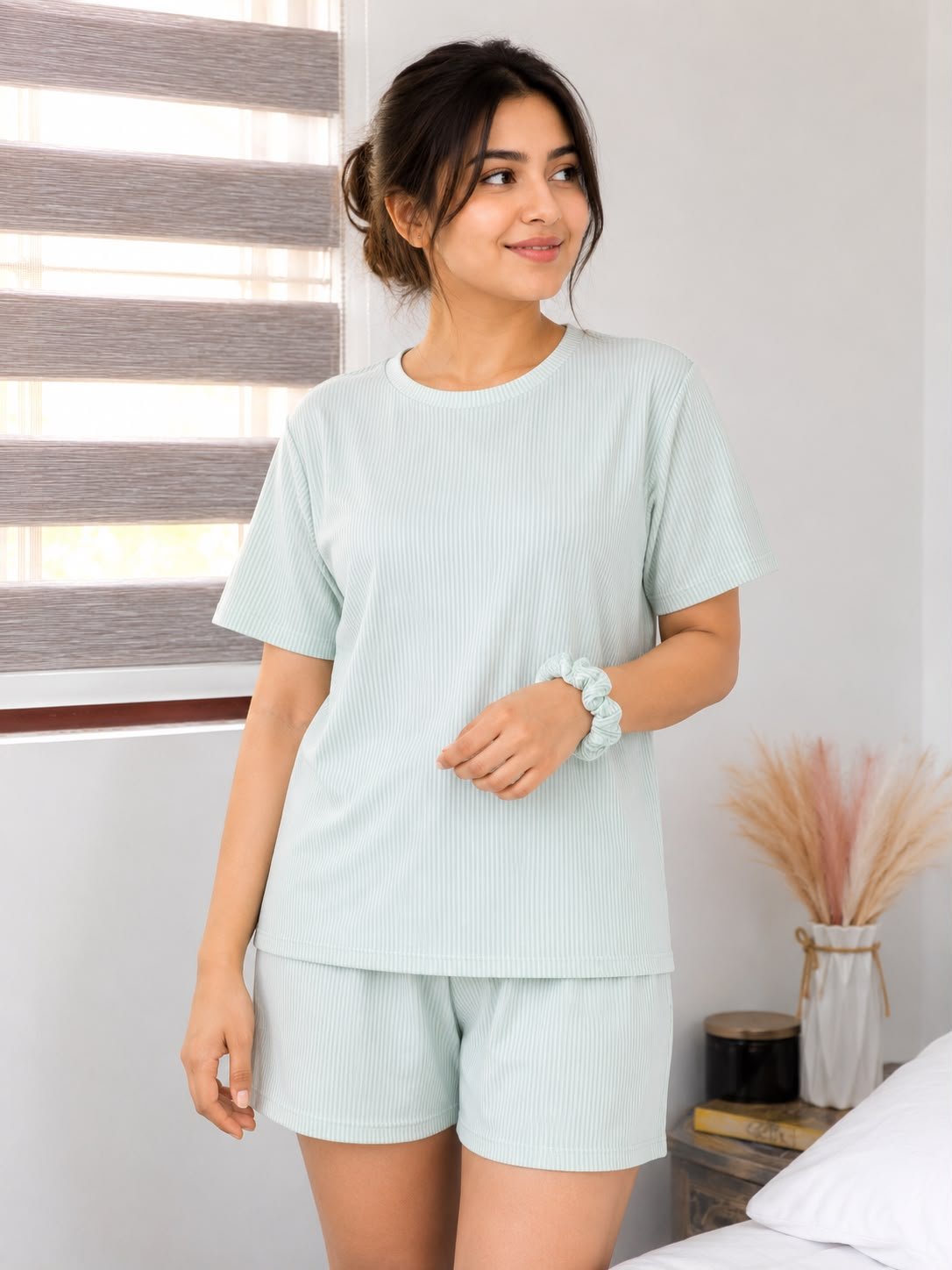 Light green stripe (short)