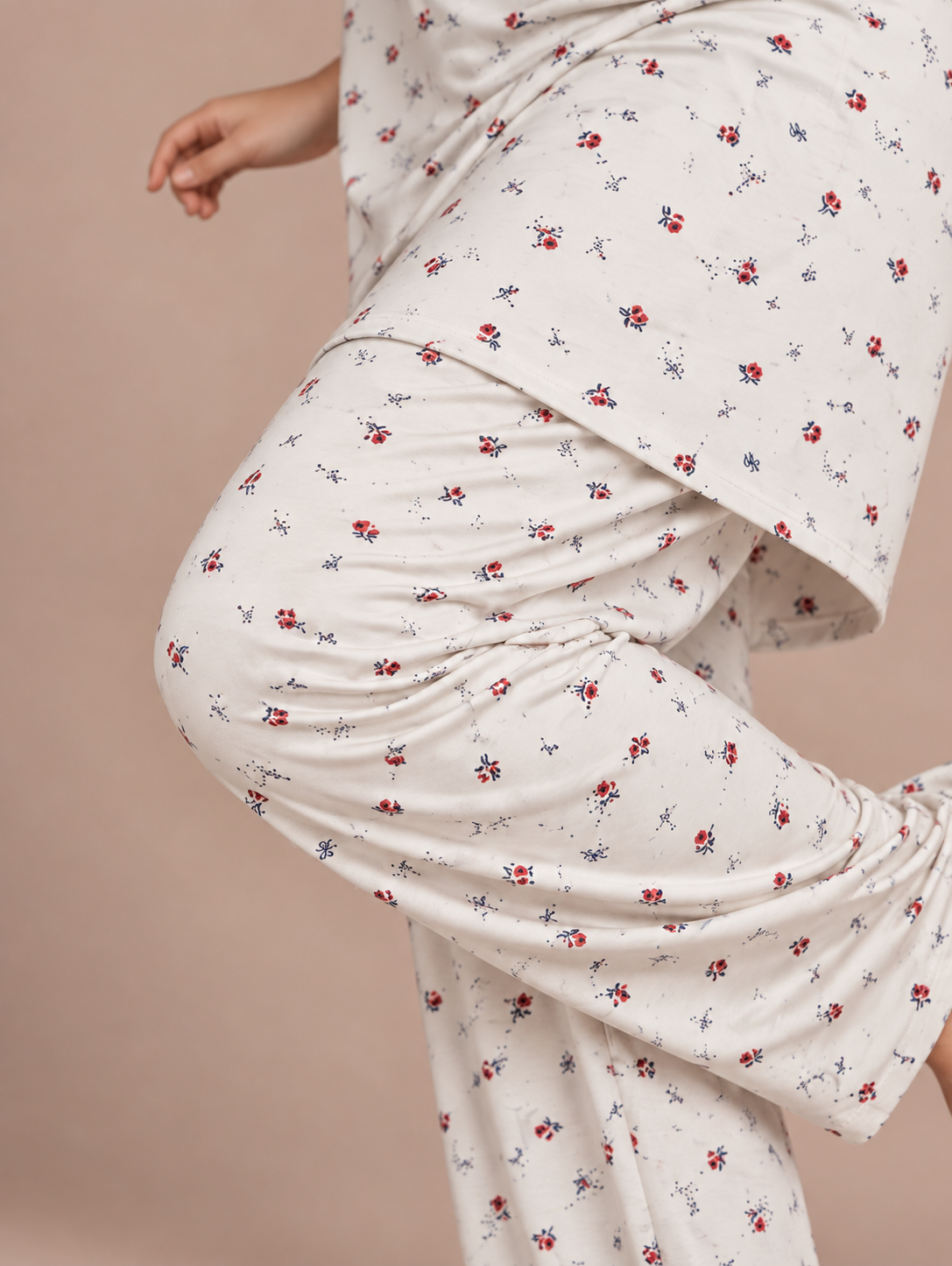 FLORAL RED AND WHITE - Image 2